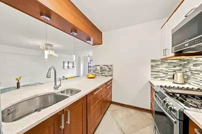 301 E 48th Street #10G, New York, NY 10017 - Photo 6