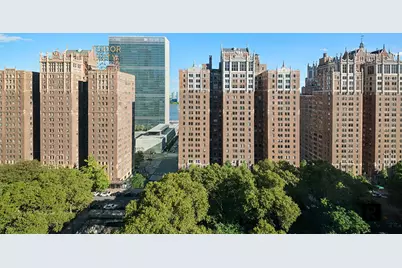 320 E 42nd Street #1918, New York City, NY 10017 - Photo 10