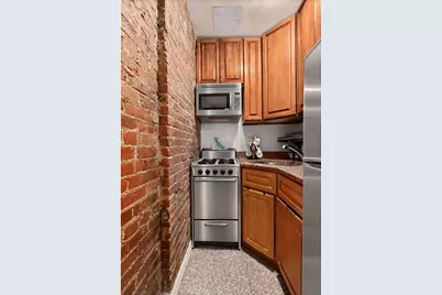137 W 95th Street #2R, New York City, NY 10025 - Photo 2