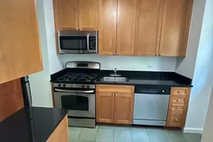 350 W 51st St, New York, NY 10019 - Photo 4