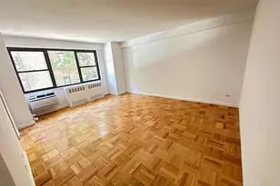 350 W 51st St, New York City, NY 10019 - Photo 2