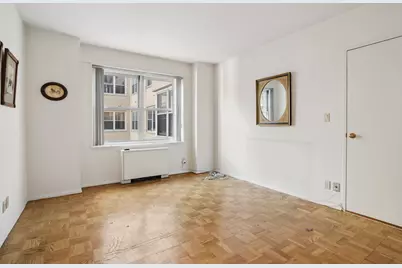 20 E 9th Street #10V, New York, NY 10003 - Photo 12