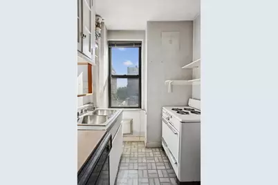 46 W 95th Street #8B, New York, NY 10025 - Photo 4