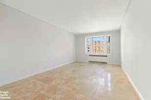 110-31 73rd Rd, Forest Hills, NY 11375 - Photo 2