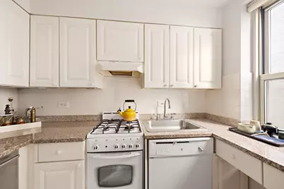 424 E 52nd Street #4D, New York, NY 10022 - Photo 2