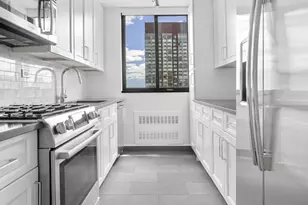 145 W 67th St, New York, NY 10023 - Photo 6
