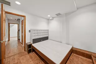 332 W 17th St, New York City, NY 10011 - Photo 12