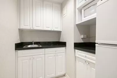 111 E 56th Street #1202, New York, NY 10022 - Photo 6