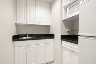 111 E 56th St, New York, NY 10022 - Photo 6