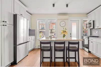 9 Palm Court, New York City, NY 11225 - Photo 2