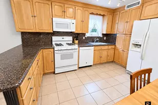 21-50 71st St, New York City, NY 11370 - Photo 8