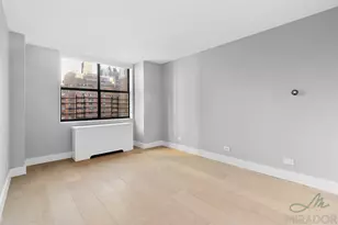 330 E 39th St, New York City, NY 10016 - Photo 8