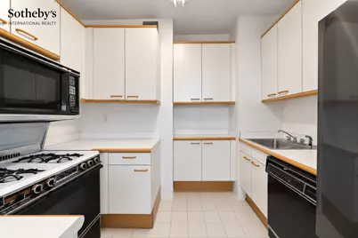 2000 Broadway #11C, New York, NY 10023 - Photo 4