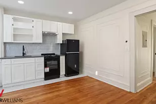 62-63 60th Dr, Maspeth, NY 11378 - Photo 4