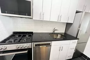 442 W 57th St, New York, NY 10019 - Photo 2