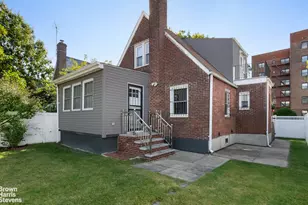147-19 84th Rd, Briarwood, NY 11435 - Photo 2