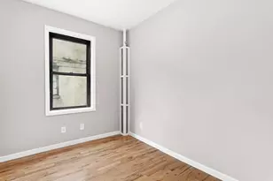 21-05 33rd St, New York City, NY 11105 - Photo 4