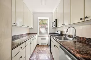 915 E 17th St, Brooklyn, NY 11230 - Photo 4