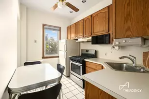 35 Hausman St, New York City, NY 11222 - Photo 4