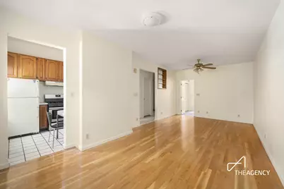 35 Hausman Street, New York City, NY 11222 - Photo 2