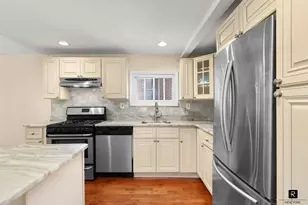 171 Rochelle St, New York City, NY 10464 - Photo 6