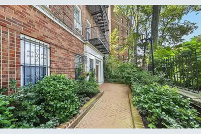 25 Minetta Lane #4D, New York, NY 10012 - Photo 18