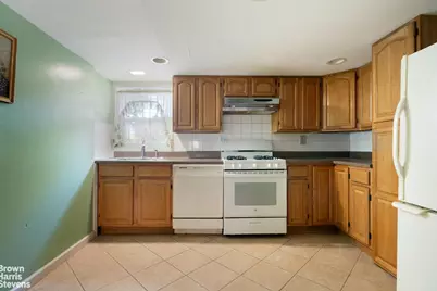 154 Princeton Avenue, New York City, NY 10306 - Photo 10