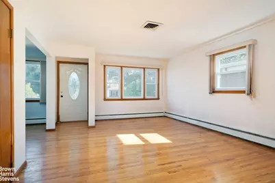 154 Princeton Avenue, New York City, NY 10306 - Photo 2