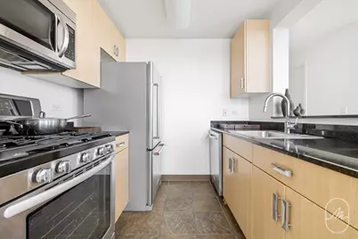 561 10th Avenue #27J, New York City, NY 10036 - Photo 22