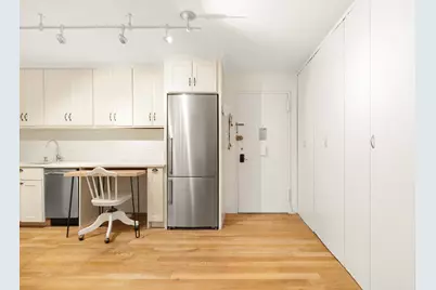 370 E 76th Street #C404, New York, NY 10021 - Photo 6