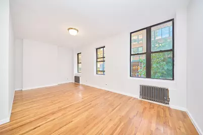 369 W 35th Street #1, New York City, NY 10001 - Photo 10