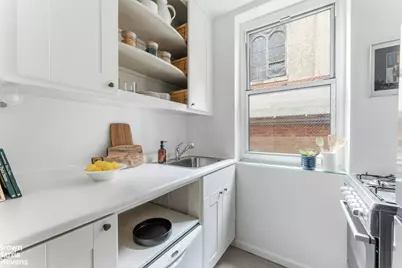 408 W 34th Street #3L, New York, NY 10001 - Photo 6
