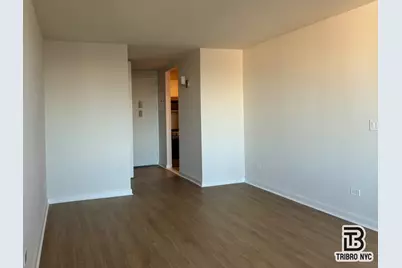 305 W 50th Street #1N, New York, NY 10019 - Photo 2