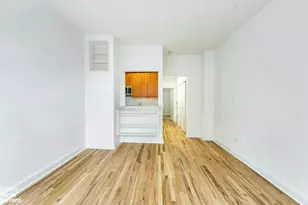 405 E 82nd St, New York City, NY 10028 - Photo 2