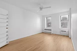 235 W 70th St, New York, NY 10023 - Photo 6