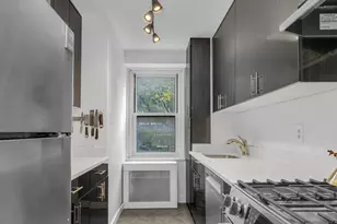 305 E 24th St, New York City, NY 10010 - Photo 2