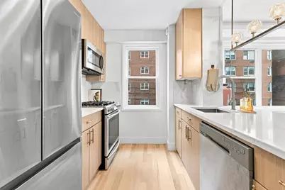175 E 74th Street #6CD, New York, NY 10021 - Photo 4
