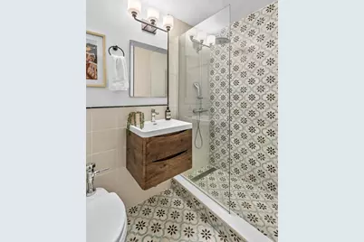 651 Vanderbilt Street #2/B, Brooklyn, NY 11218 - Photo 4