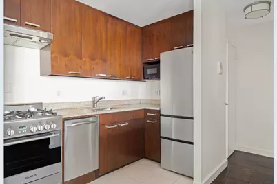 353 E 72nd Street #8D, New York, NY 10021 - Photo 2