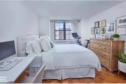 222 W 14th Street #5J, New York, NY 10011 - Photo 1
