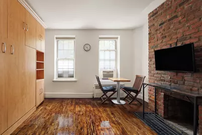 210 E 21st Street #2D, New York, NY 10010 - Photo 1