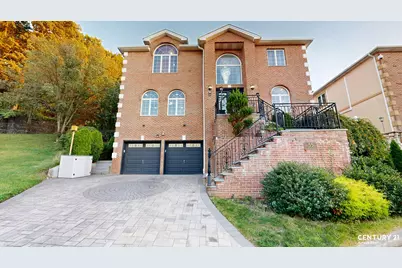 55 Nicole Loop, New York, NY 10301 - Photo 1