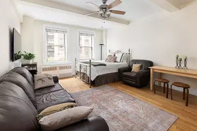 127 W 79th Street #4L, New York City, NY 10024 - Photo 1