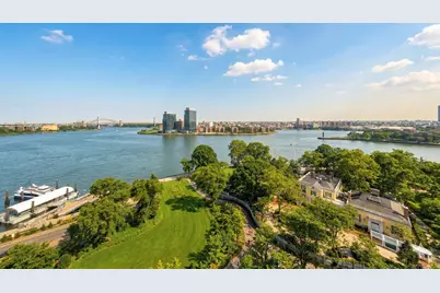 180 E End Avenue #18B, New York City, NY 10128 - Photo 1