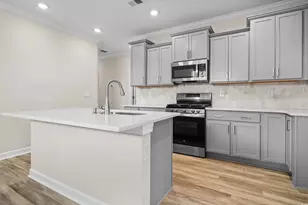 237 Broughton Dr, Myrtle Beach, SC 29579 - Photo 4