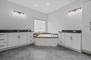 11569 Bay Dr, Little River, SC 29566 - Photo 16