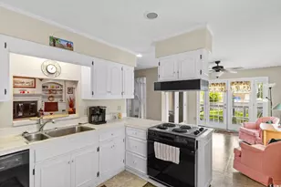 7600 Driftwood Dr, Myrtle Beach, SC 29572 - Photo 4