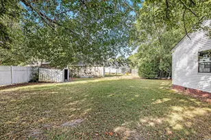 307 E Lloyd St, Mullins, SC 29574 - Photo 26