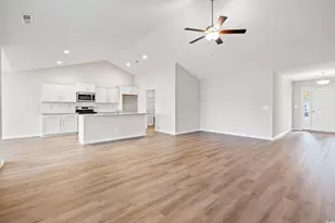 947 Woodside Dr, Conway, SC 29526 - Photo 2