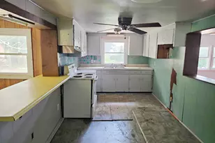 90 Oak Tree St, Hallsboro, NC 28442 - Photo 10